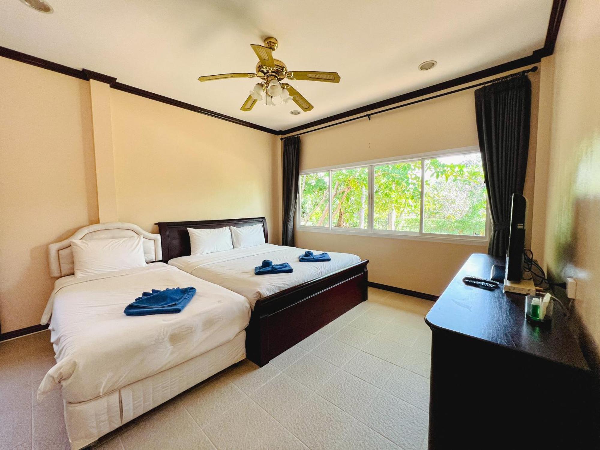 Baan Faa Talaychan Resort Chao Lao Beach Exterior foto